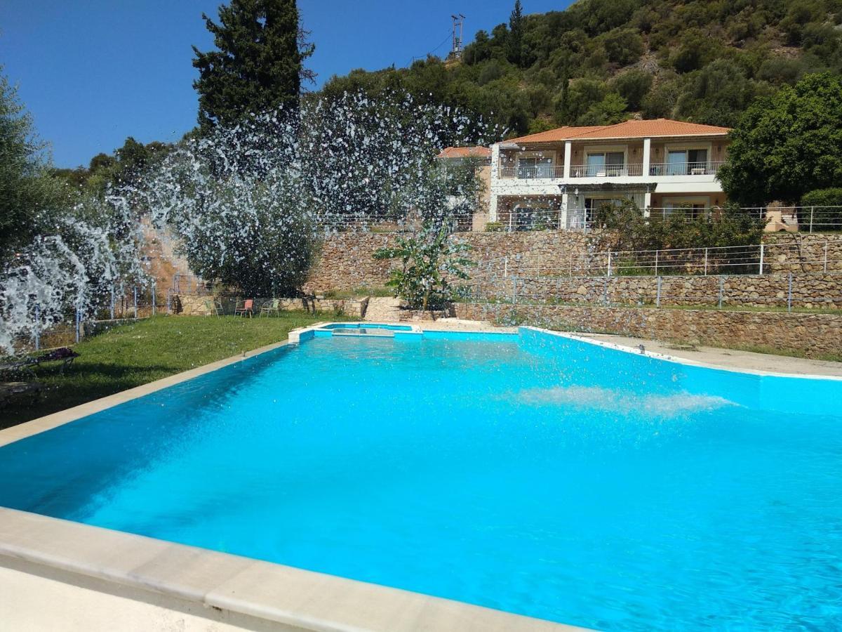 Hotel Theasis Paralia Sergoulas Buitenkant foto