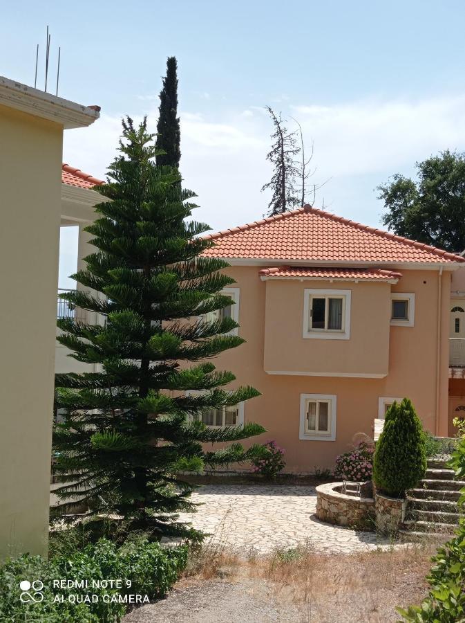 Hotel Theasis Paralia Sergoulas Buitenkant foto
