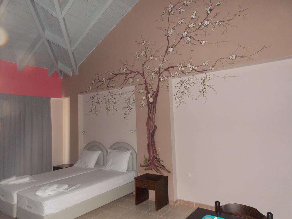 Hotel Theasis Paralia Sergoulas Kamer foto